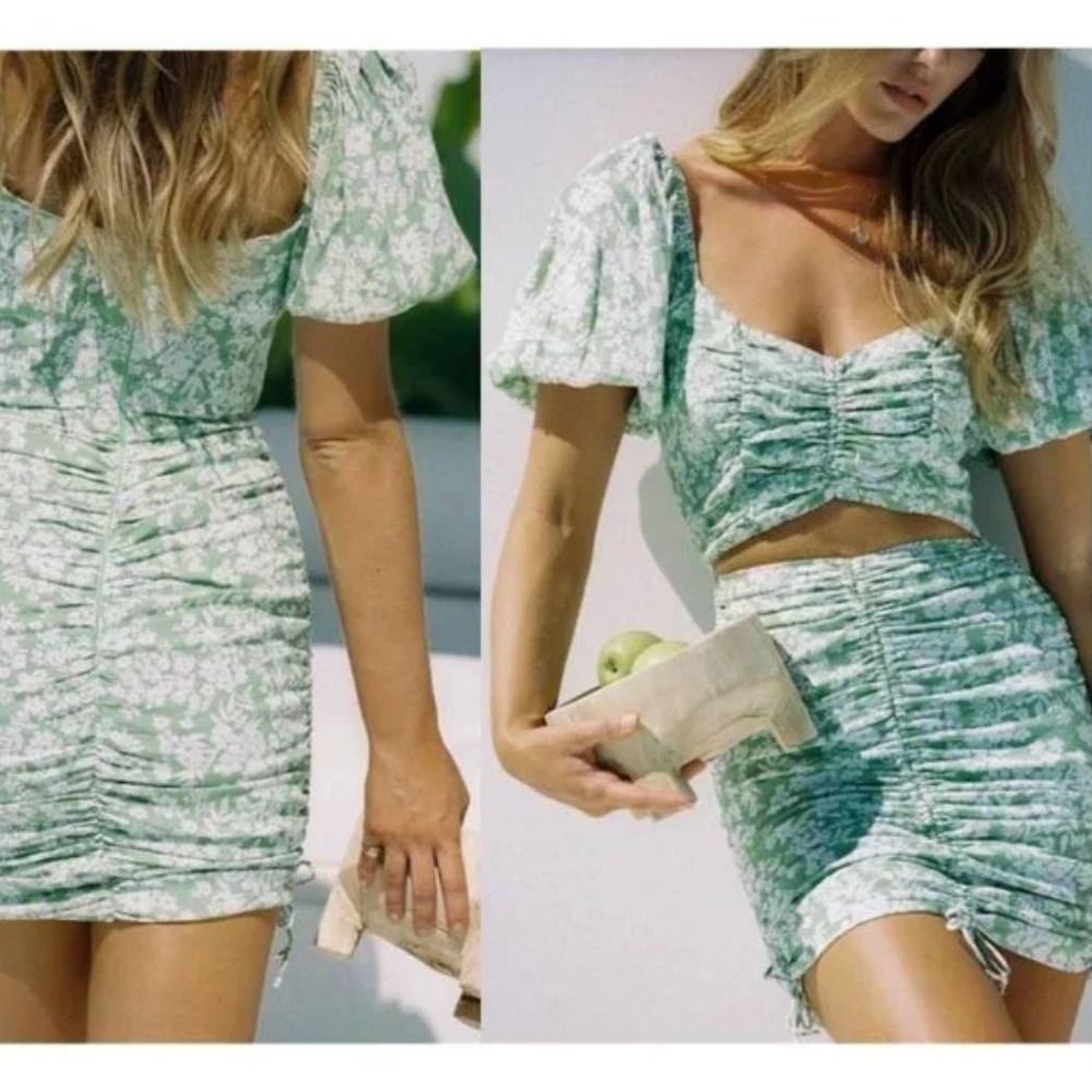 Brand SABO- COPY Raven Green Floral Ruched Cut Out Front Bodycon Mini Dress Sz S